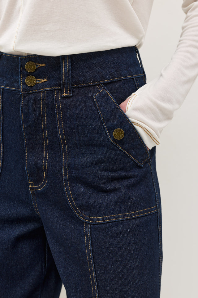 מכנסי ג'ינס קאנולי דיטייל תיפורים כחול כהה