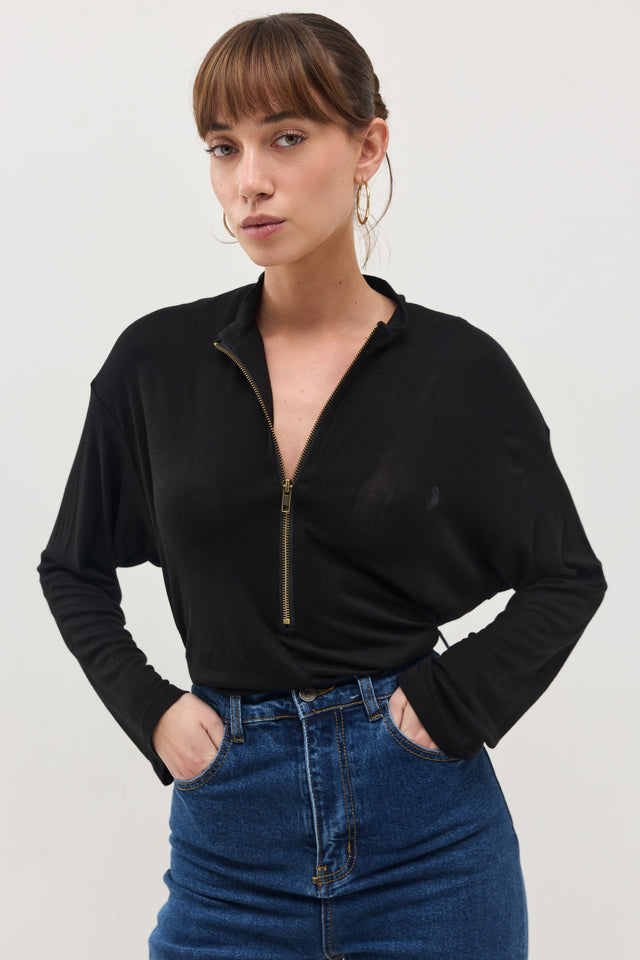 חולצת זיפר ספייסי שרוול ארוך שחורה