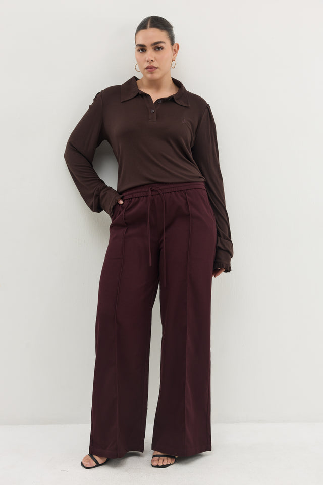 מכנסיים מחוייטים בריוש גומי בורגנדי