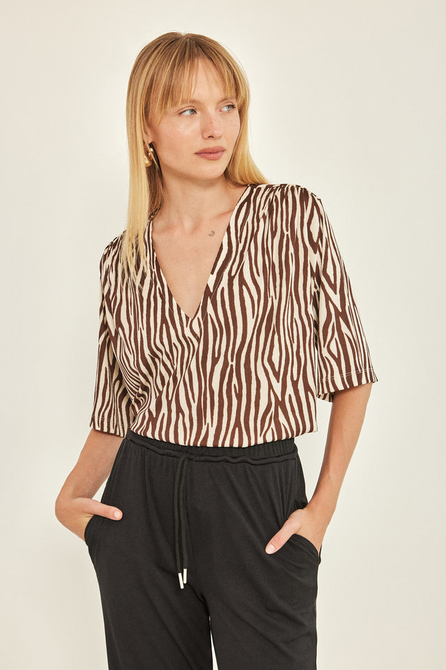 חולצת וי כיווצים ריב ספיריט זברה