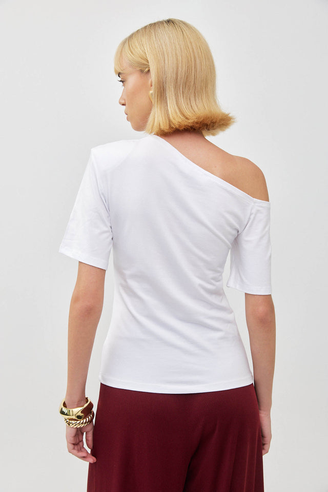 חולצת פרש אוף שולדר כרית לבנה