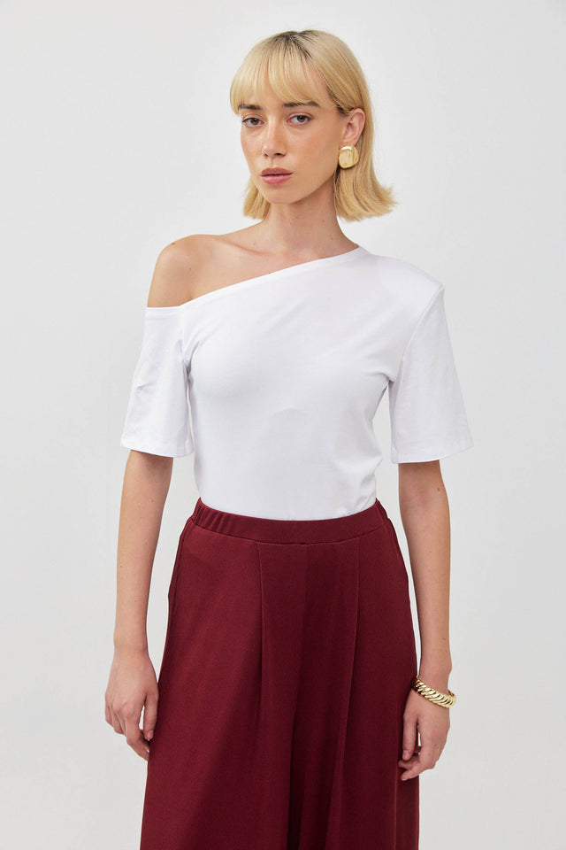 חולצת פרש אוף שולדר כרית לבנה