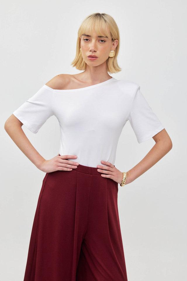 חולצת פרש אוף שולדר כרית לבנה