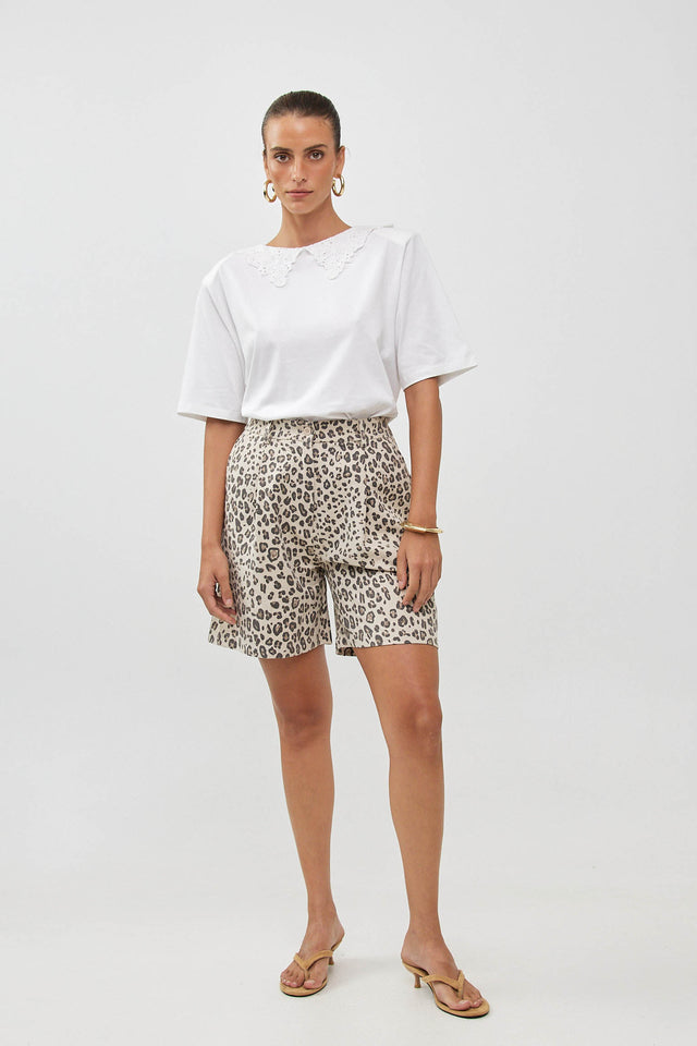 חולצת רייס כריות כתפיים נשלפות צווארון תחרה לבנה