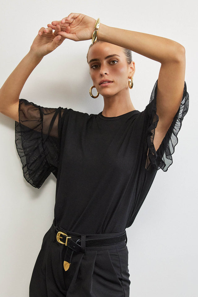 חולצת פאי שרוולים סיומת פפלום שחורה וטול