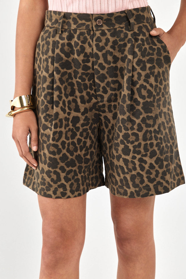 מכנסי ברמודה פרצל מחוייטים חום מנומר