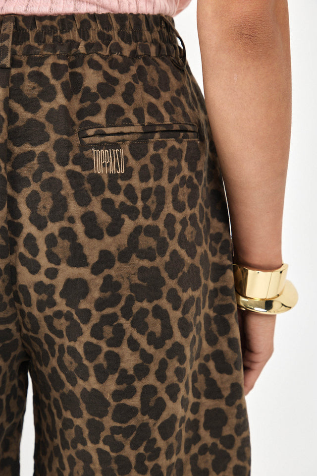 מכנסי ברמודה פרצל מחוייטים חום מנומר