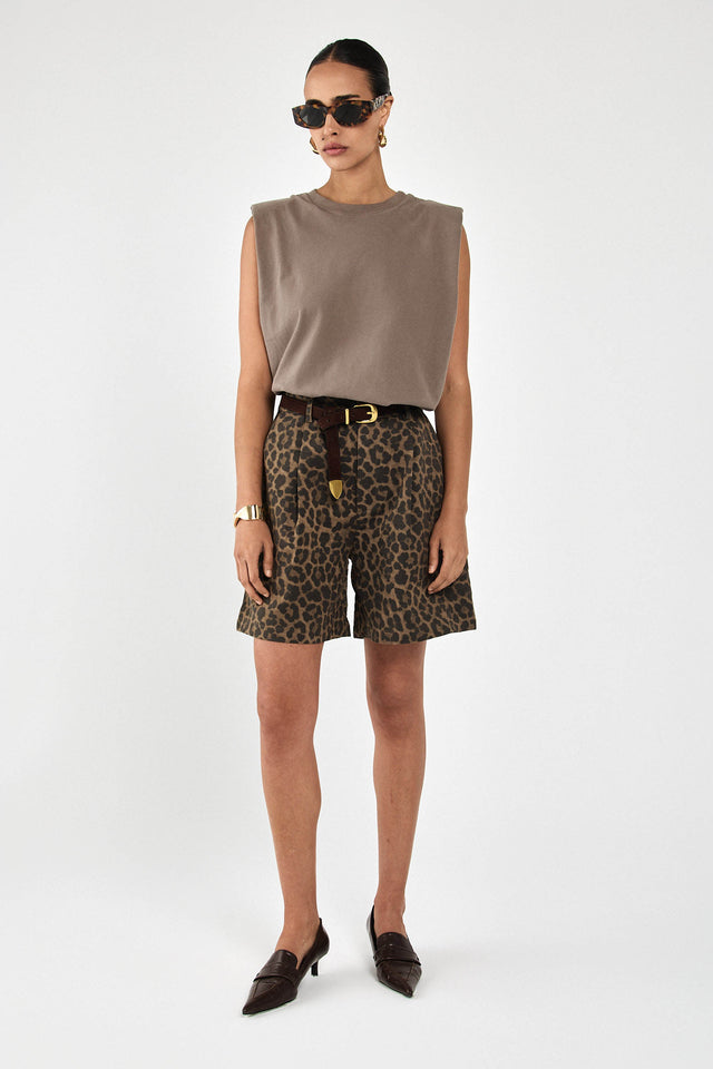 מכנסי ברמודה פרצל מחוייטים חום מנומר