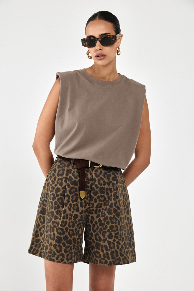 מכנסי ברמודה פרצל מחוייטים חום מנומר