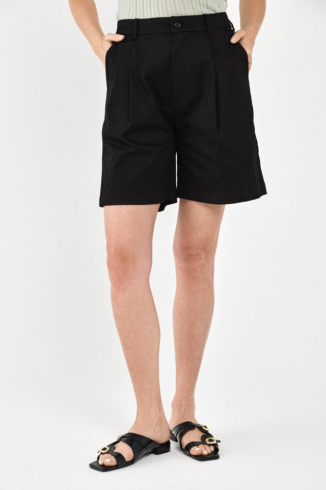 מכנסי ברמודה פרצל מחוייטים דריל שחורים