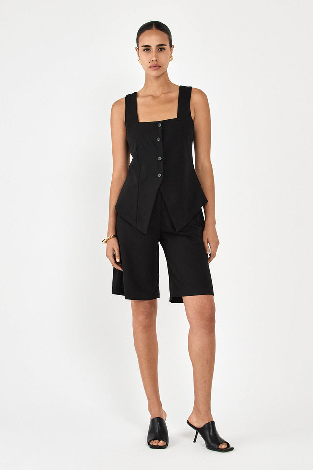 וסט מקיאטו מפתח מרובע שחור