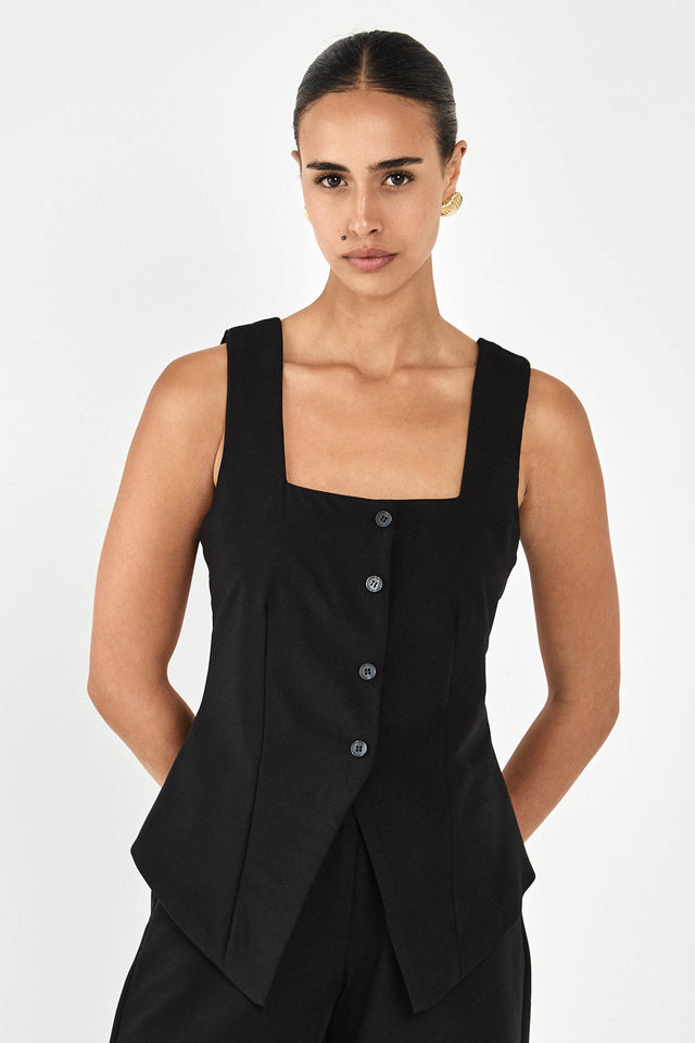 וסט מקיאטו מפתח מרובע שחור