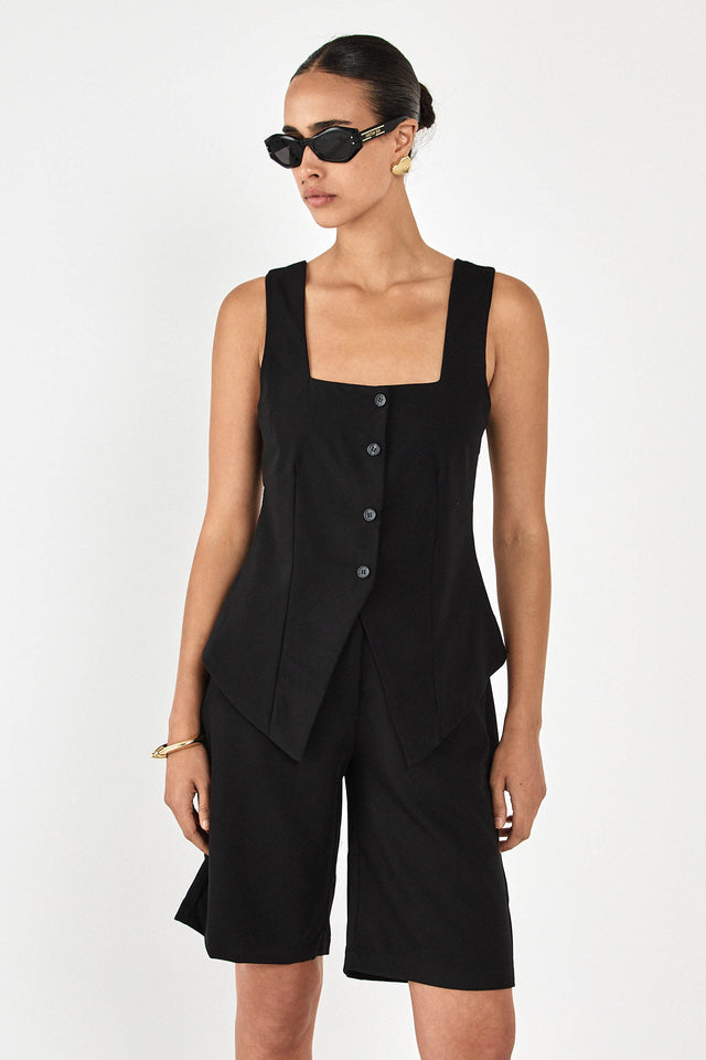 וסט מקיאטו מפתח מרובע שחור