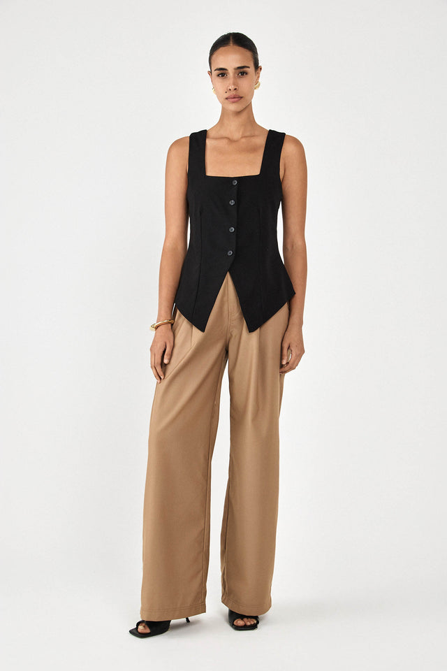 וסט מקיאטו מפתח מרובע שחור