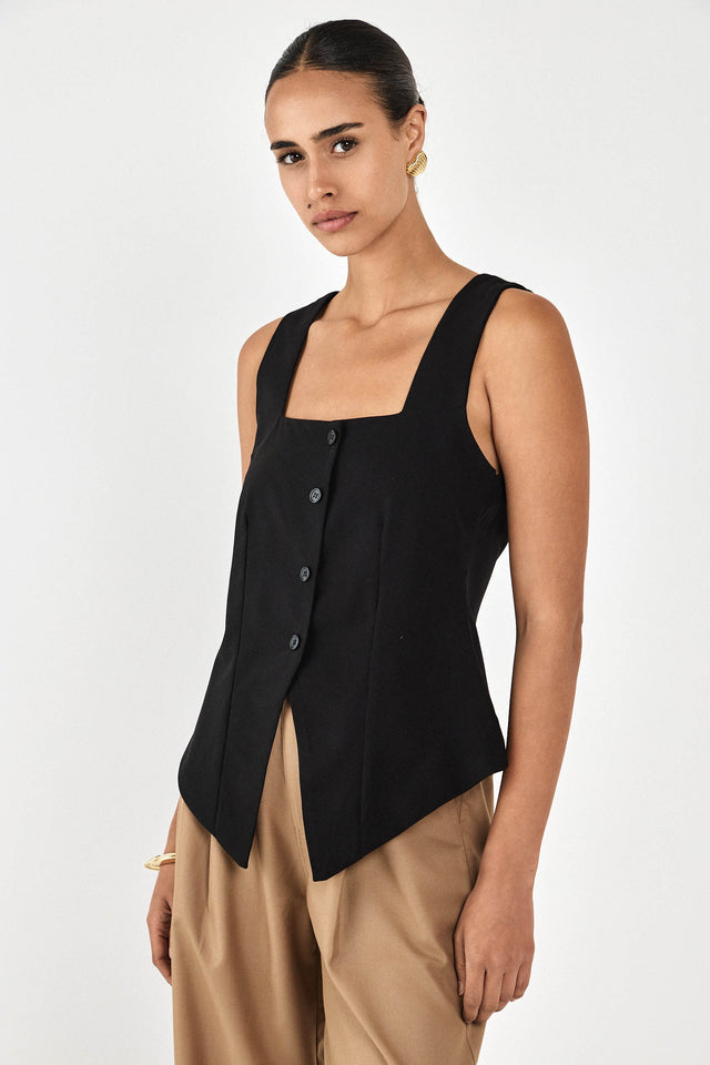 וסט מקיאטו מפתח מרובע שחור