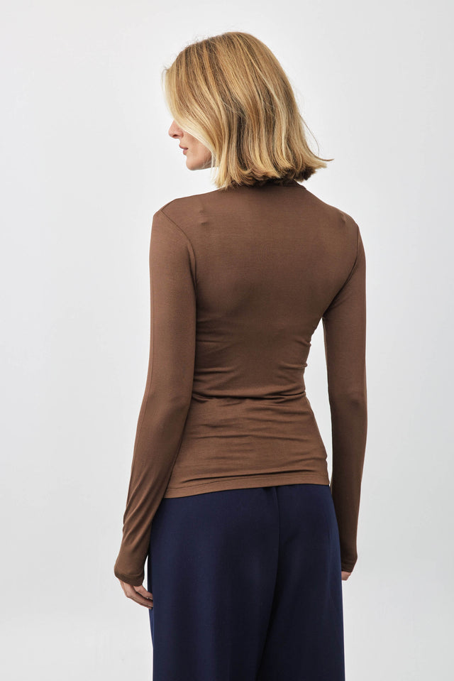 חולצת גולף וואסאבי מודל חומה