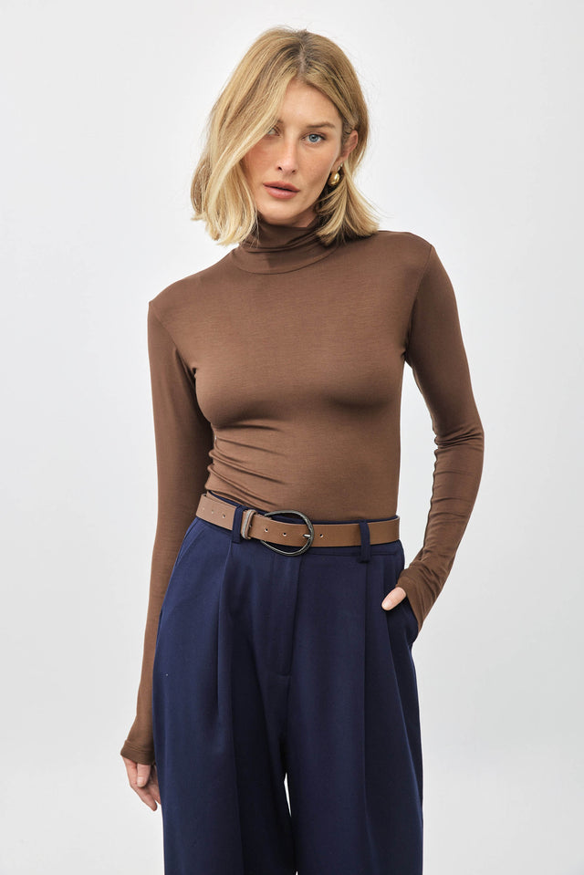 חולצת גולף וואסאבי מודל חומה