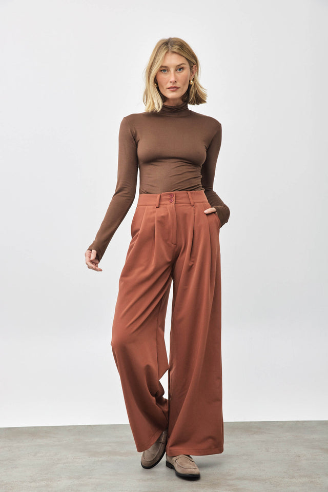 חולצת גולף וואסאבי מודל חומה