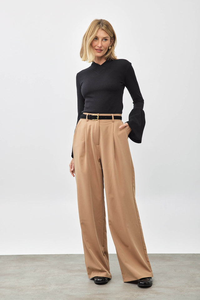 מכנסי פרצל מחוייטים מתרחבים קאמל בז׳