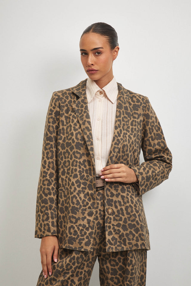 בלייזר מחוייט מנומר