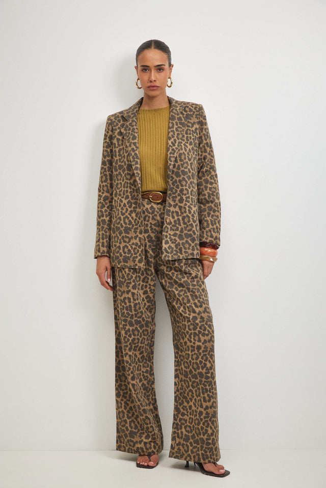 בלייזר מחוייט מנומר