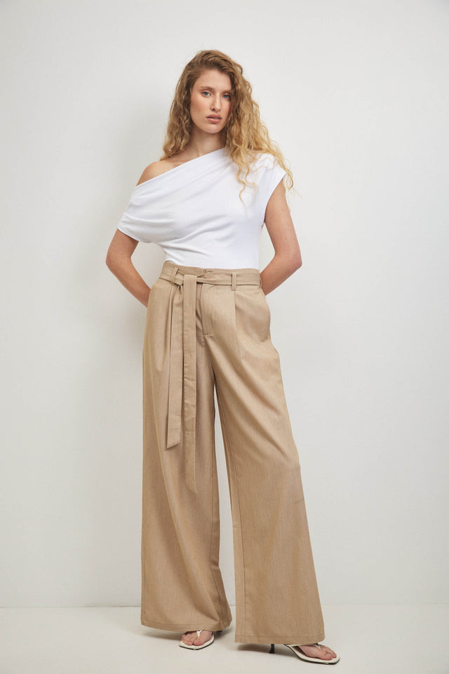 מכנסיים מחוייטים חגורת קשירה קאמל