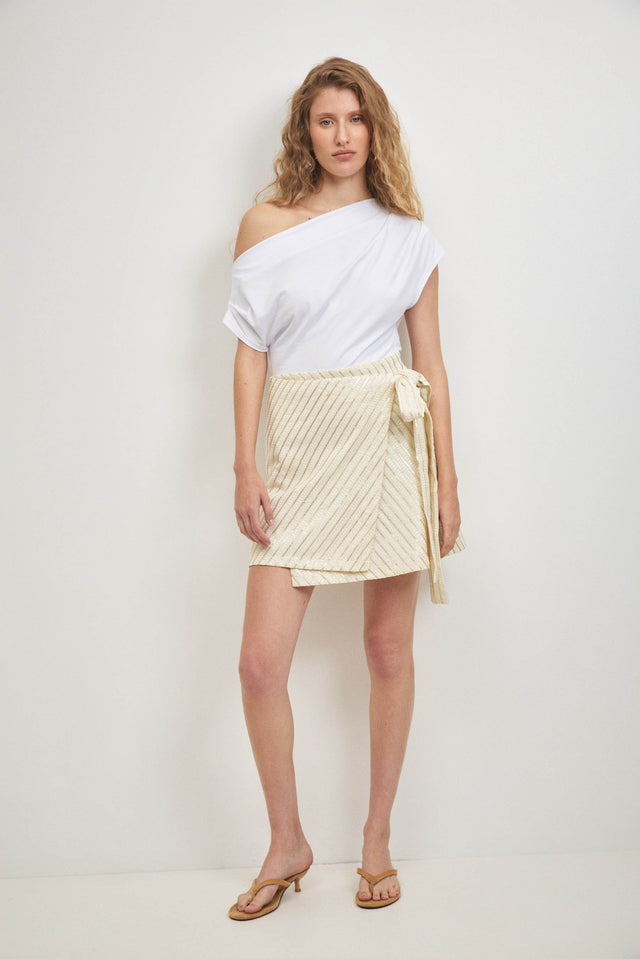 חצאית מעטפת אושן קשירה מיני דיטייל פייטים חמאה