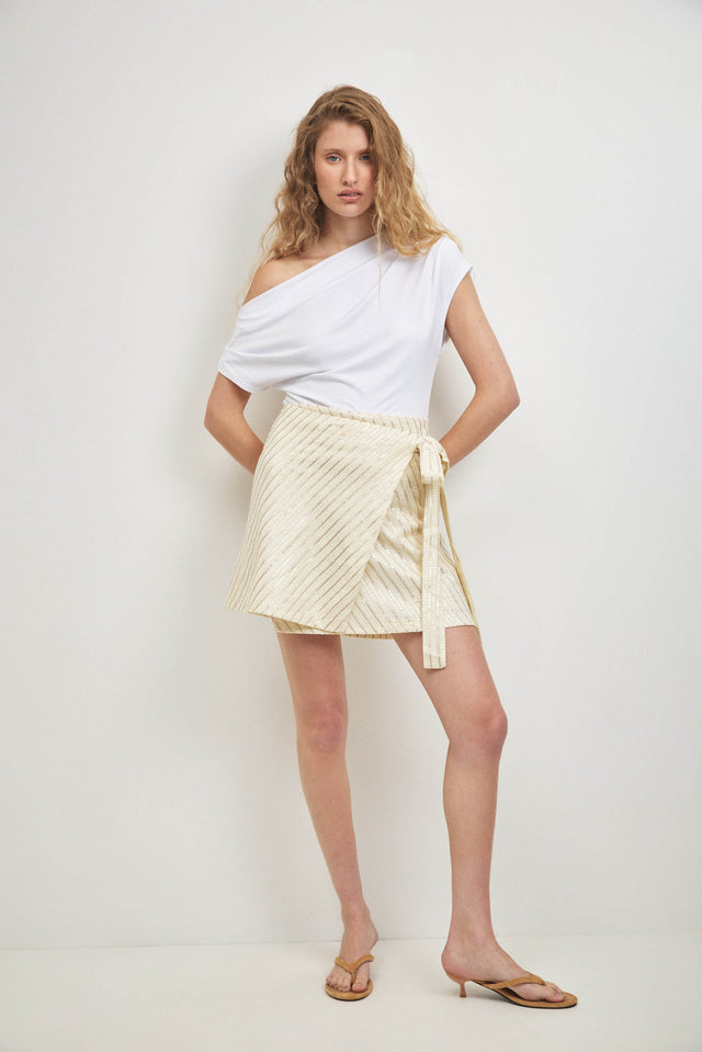 חצאית מעטפת אושן קשירה מיני דיטייל פייטים חמאה