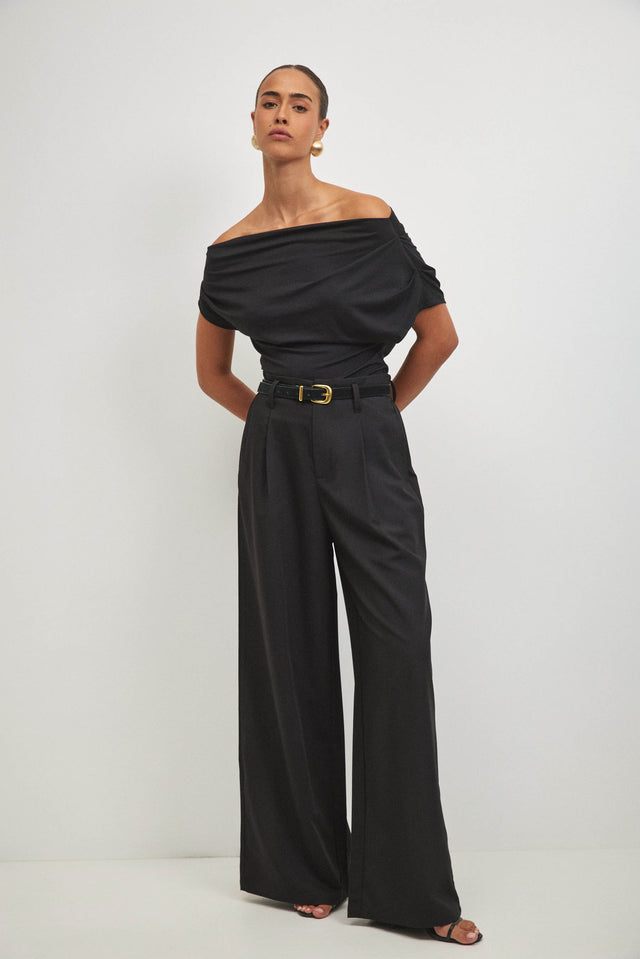 מכנסיים מחוייטים חגורת קשירה שחורים