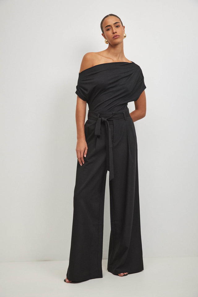 מכנסיים מחוייטים חגורת קשירה שחורים