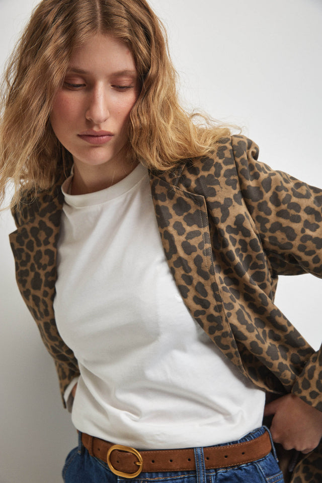 בלייזר מחוייט מנומר