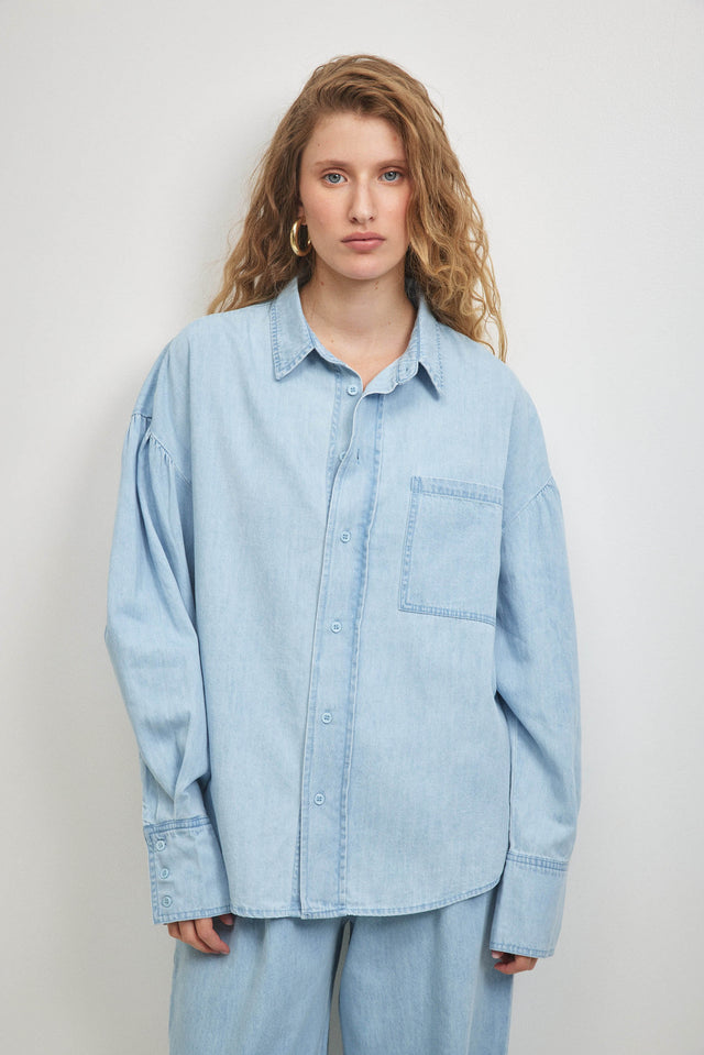 חולצת ג׳ינס פרפקט מכופתרת שרוולים תפוחים כחול בהיר