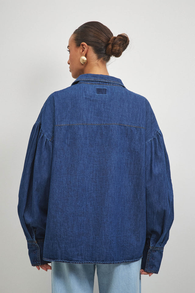 חולצת ג׳ינס פרפקט מכופתרת שרוולים תפוחים כחול כהה