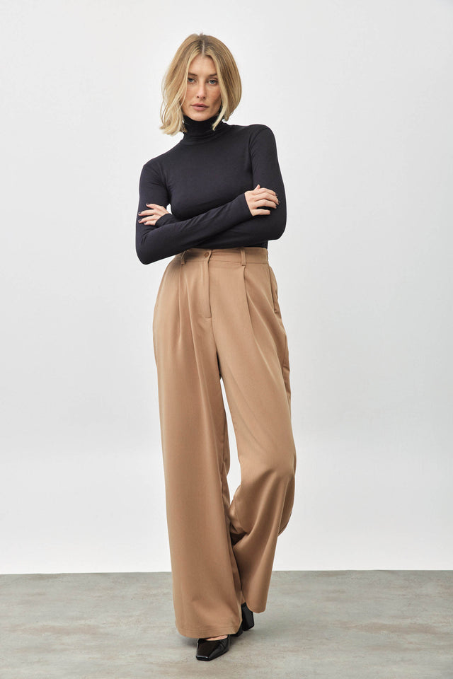 מכנסי פרצל מחוייטים מתרחבים קאמל בז׳