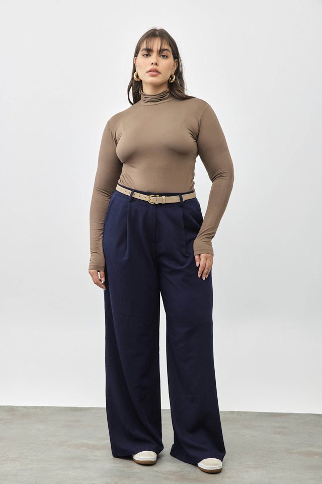 חולצת גולף וואסאבי מודל חומה