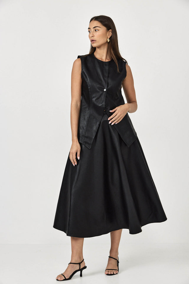 חצאית רוקפור דמוי עור בגזרת A שחורה