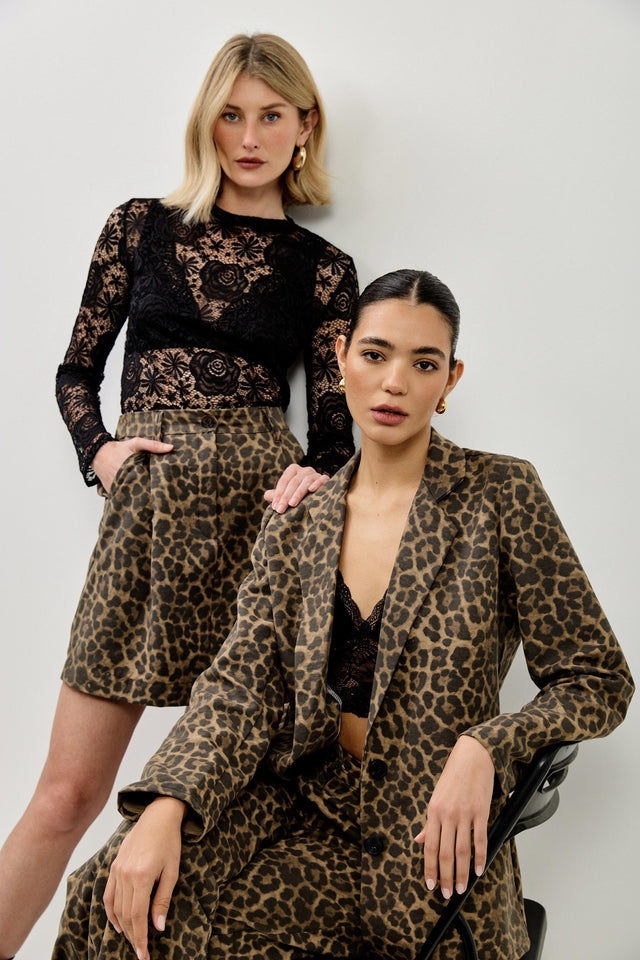 חולצת תחרה פלורל שחורה