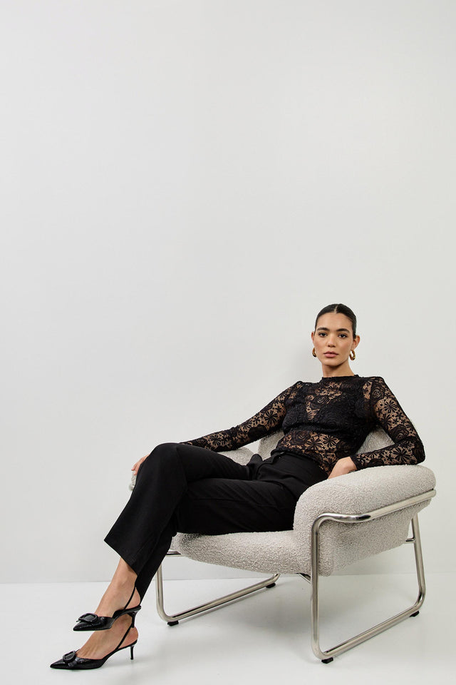 חולצת תחרה פלורל שחורה