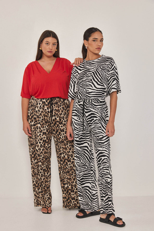 חולצת וי לייק כפלים מודל אדומה