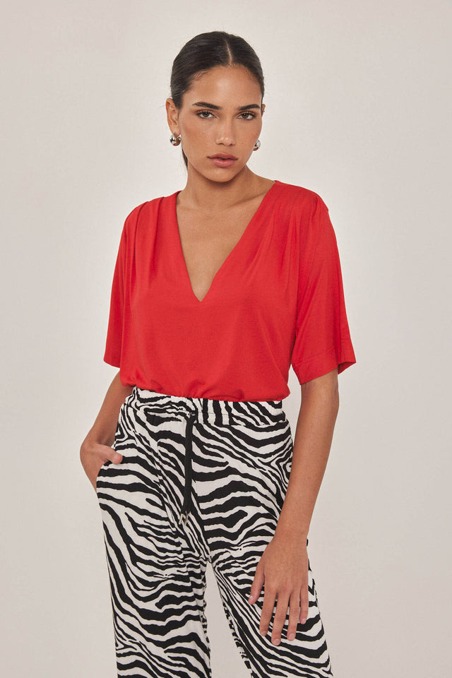 חולצת וי לייק כפלים מודל אדומה