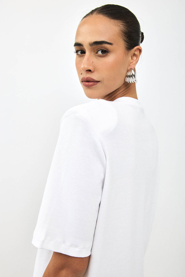 חולצת פנקייק ריב כריות נשלפות מפתח וי לבנה