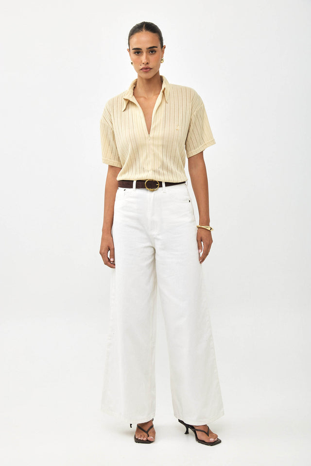 מכנסי ג'ינס וואש מתרחבים לבן