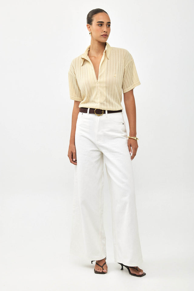 מכנסי ג'ינס וואש מתרחבים לבן