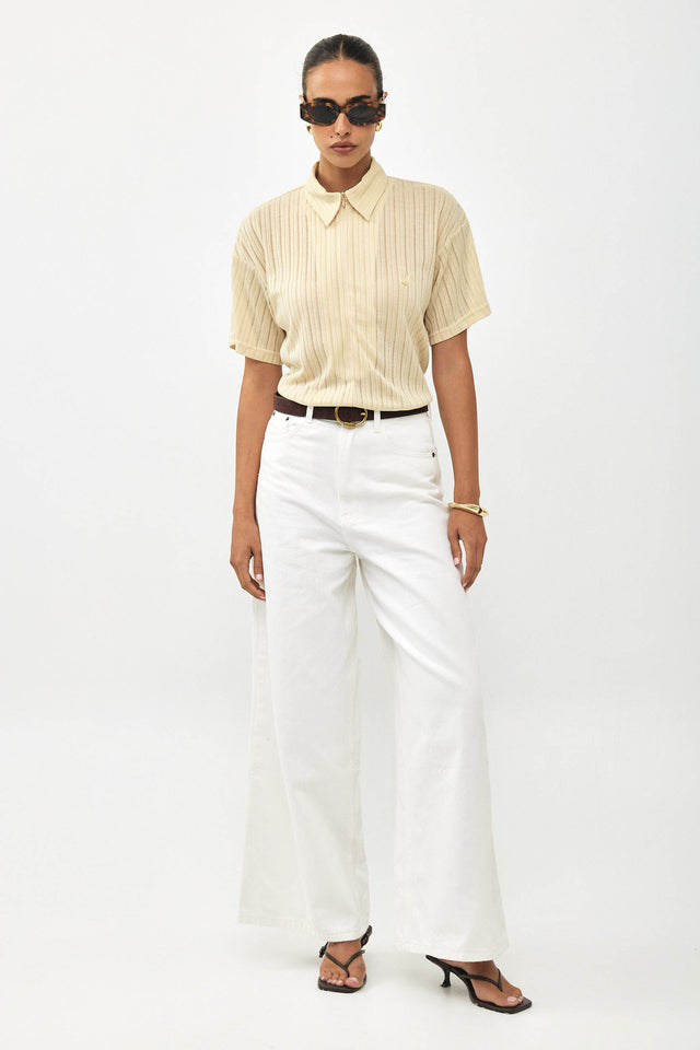 מכנסי ג'ינס וואש מתרחבים לבן