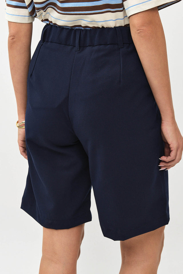 מכנסי קפה ברמודה מחויטים ישרים נייבי