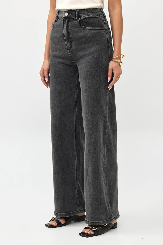 מכנסי ג'ינס גולדי מתרחבים שחור וואש