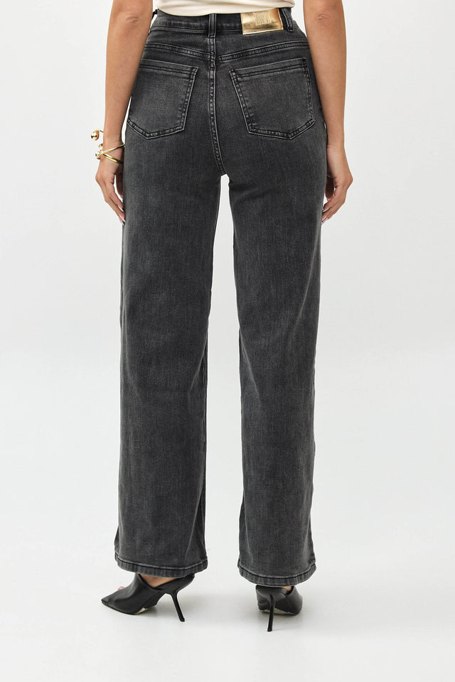 מכנסי ג'ינס גולדי מתרחבים שחור וואש