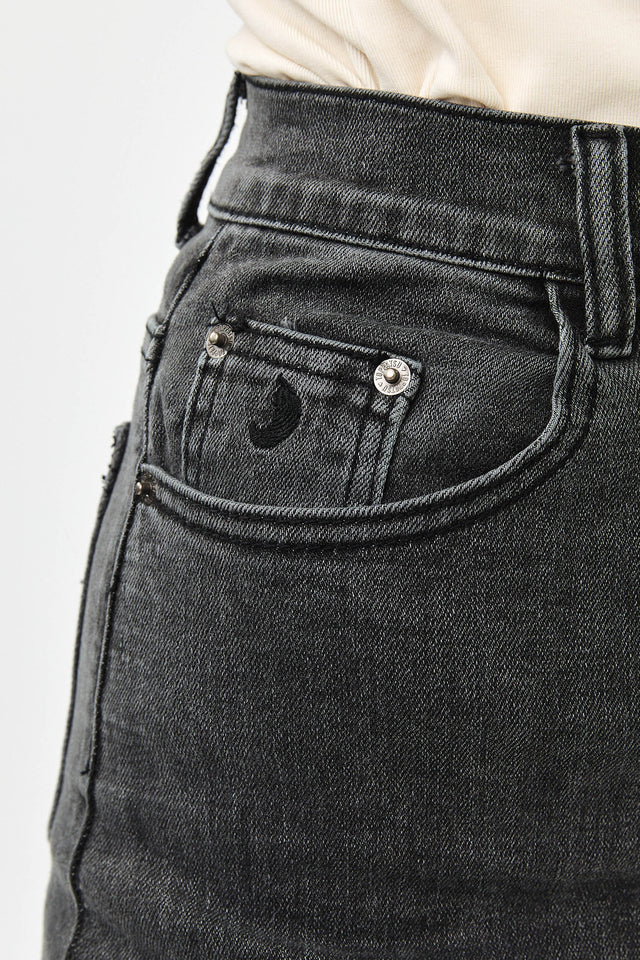 מכנסי ג'ינס גולדי מתרחבים שחור וואש