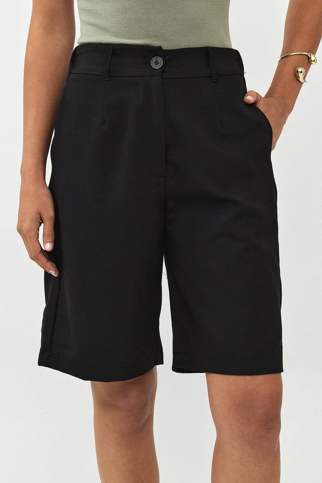 מכנסי קפה ברמודה מחויטים ישרים שחור