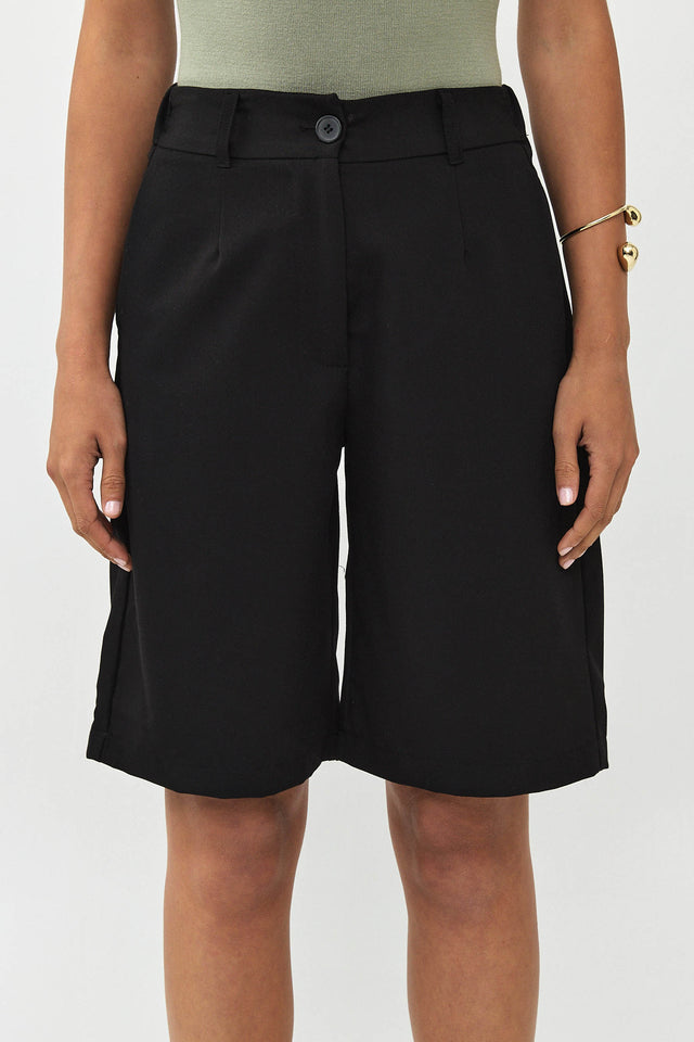 מכנסי קפה ברמודה מחויטים ישרים שחור